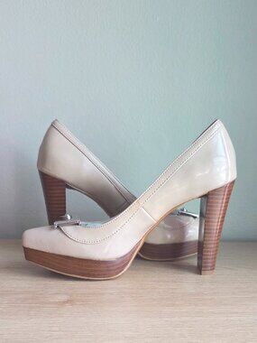 Calvin Klein Marianne Heels Size 7 Beige Patent Platform Pumps